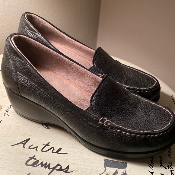 Eastland Shoes - Eastland black leather women’s shoe size 8.5M. Great condition.